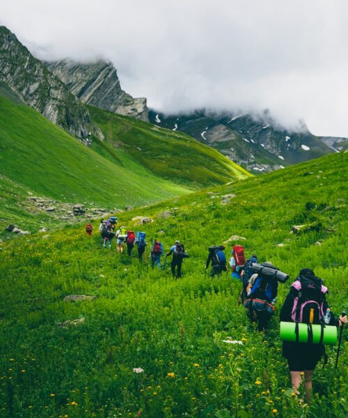 Vandring i Bergsterräng: Säkerhetstips och Utrustningskrav